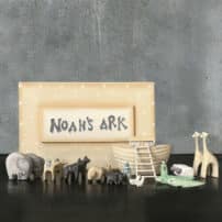EAST OF INDIA Mini Wooden Hand Carved Boxed Noah's Ark Set 22 Pieces Christening 